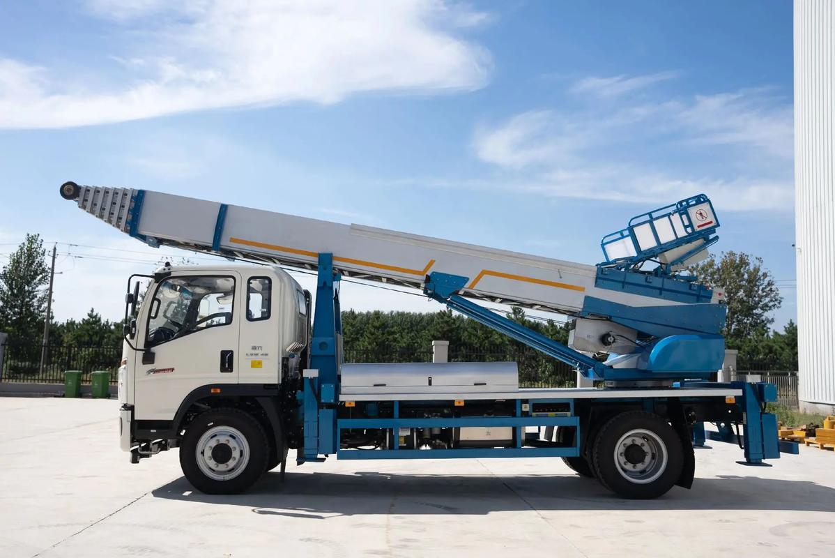 丰县云梯上料车租赁费用